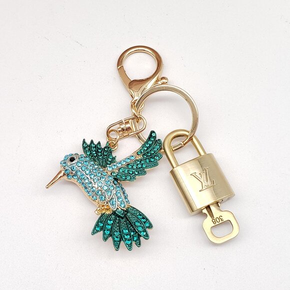 Louis Vuitton Gold Lock & Key with Unbranded Bird Charm, Keychain 090925 - Picture 1 of 7